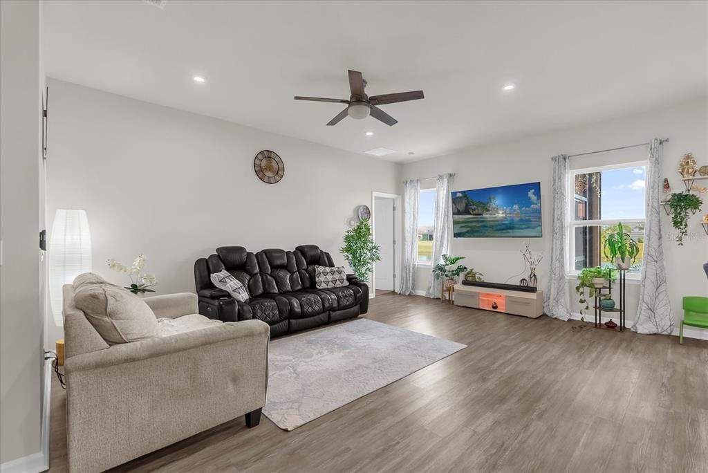 For Sale: $445,000 (4 beds, 2 baths, 1802 Square Feet)