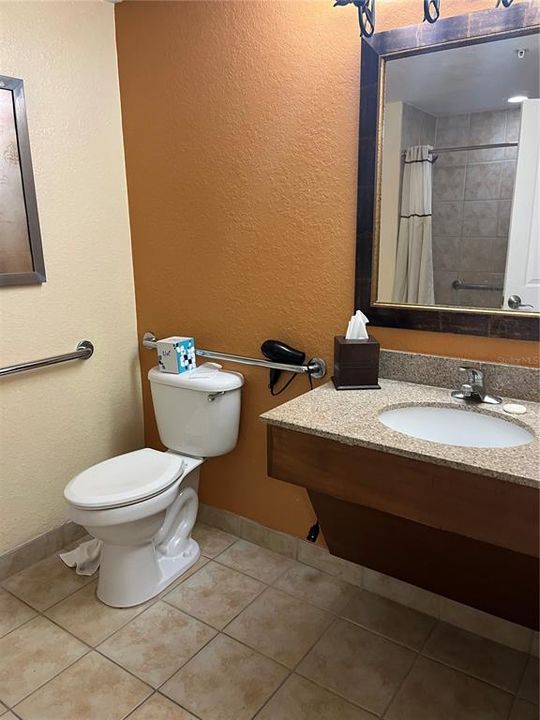 Под контрактом: $180,000 (3 спален, 2 ванн, 1200 Квадратных фут)