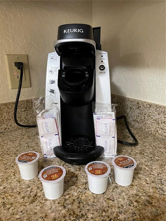 Под контрактом: $180,000 (3 спален, 2 ванн, 1200 Квадратных фут)