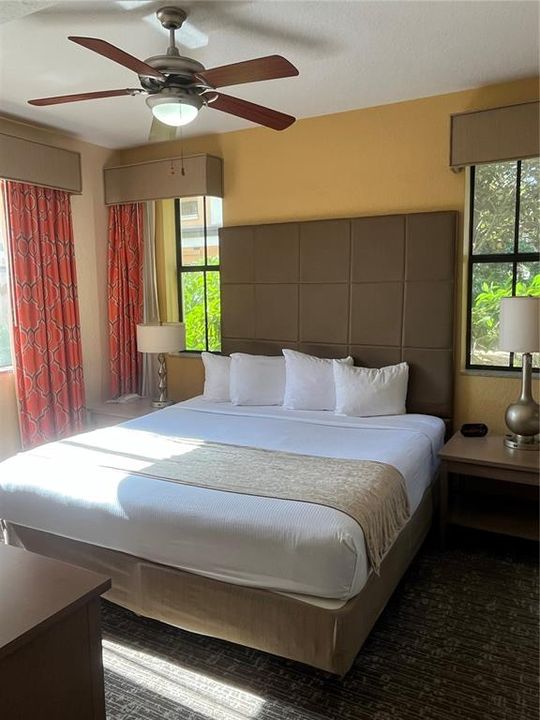 Под контрактом: $180,000 (3 спален, 2 ванн, 1200 Квадратных фут)