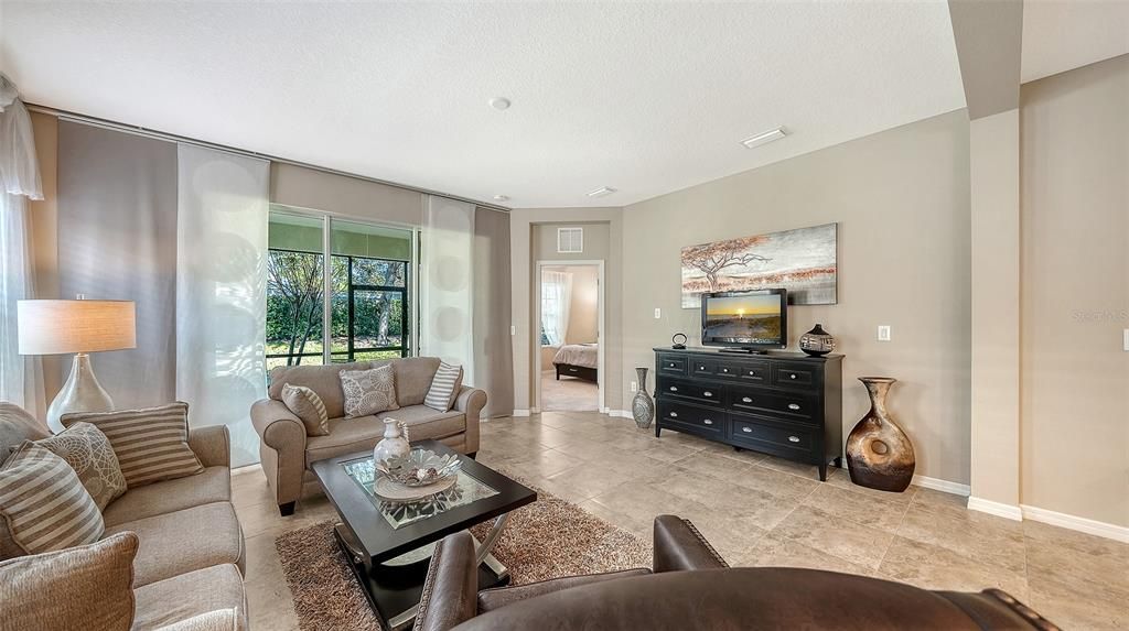 На продажу: $398,000 (2 спален, 2 ванн, 1518 Квадратных фут)