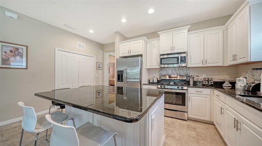 На продажу: $398,000 (2 спален, 2 ванн, 1518 Квадратных фут)