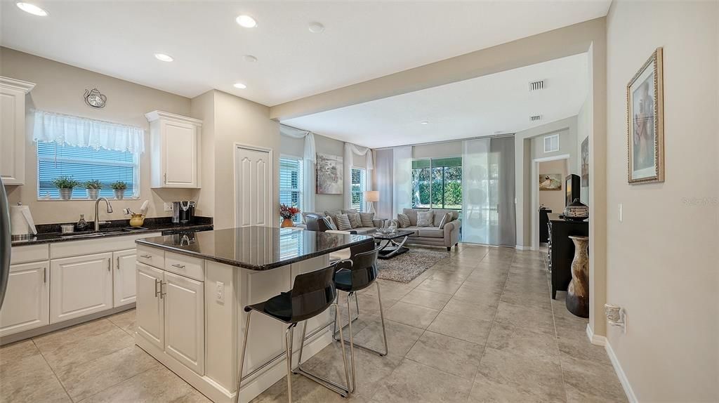 На продажу: $398,000 (2 спален, 2 ванн, 1518 Квадратных фут)