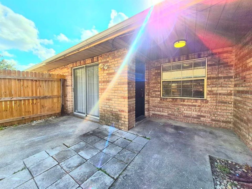 For Rent: $1,600 (2 beds, 2 baths, 937 Square Feet)