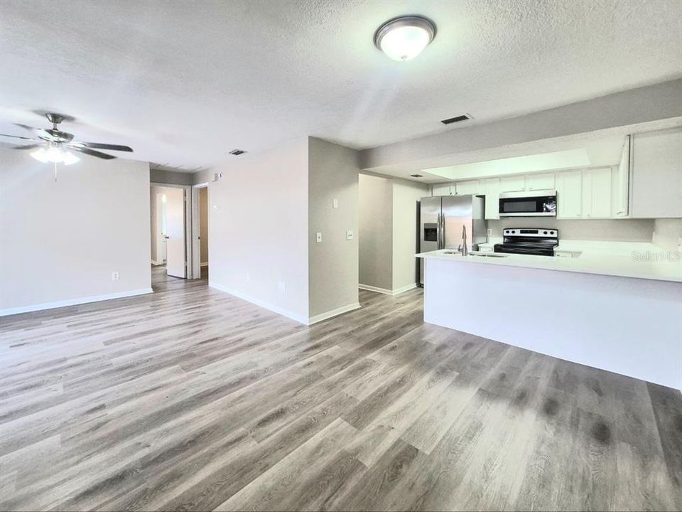 For Rent: $1,600 (2 beds, 2 baths, 937 Square Feet)