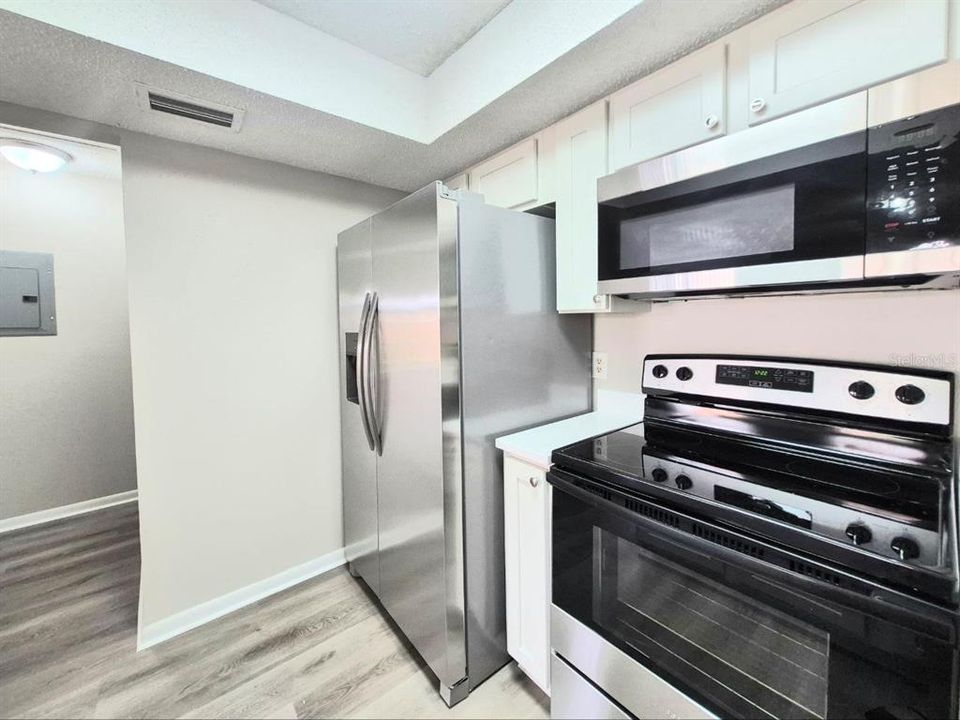 For Rent: $1,600 (2 beds, 2 baths, 937 Square Feet)