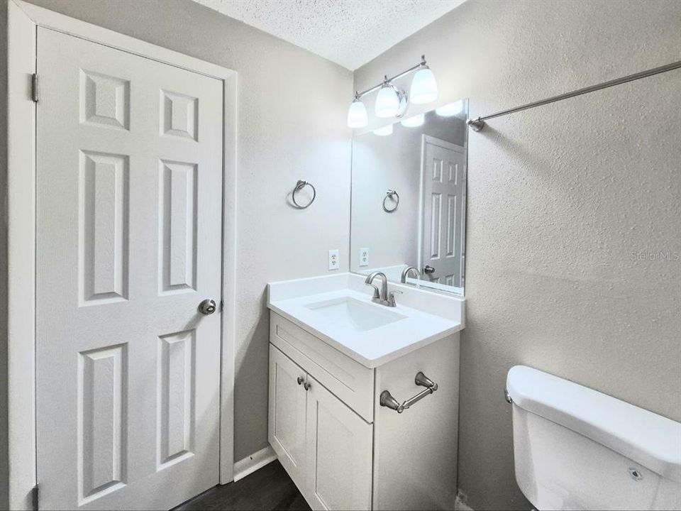 For Rent: $1,600 (2 beds, 2 baths, 937 Square Feet)