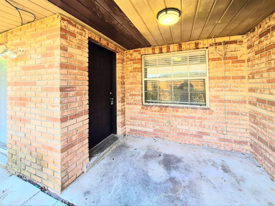 For Rent: $1,600 (2 beds, 2 baths, 937 Square Feet)