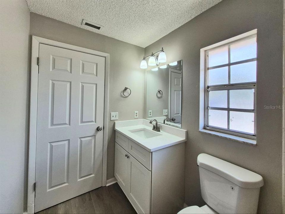 For Rent: $1,600 (2 beds, 2 baths, 937 Square Feet)