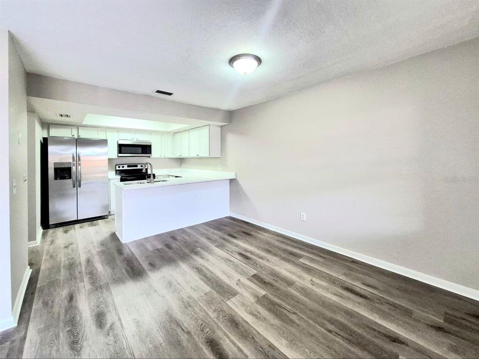 For Rent: $1,600 (2 beds, 2 baths, 937 Square Feet)