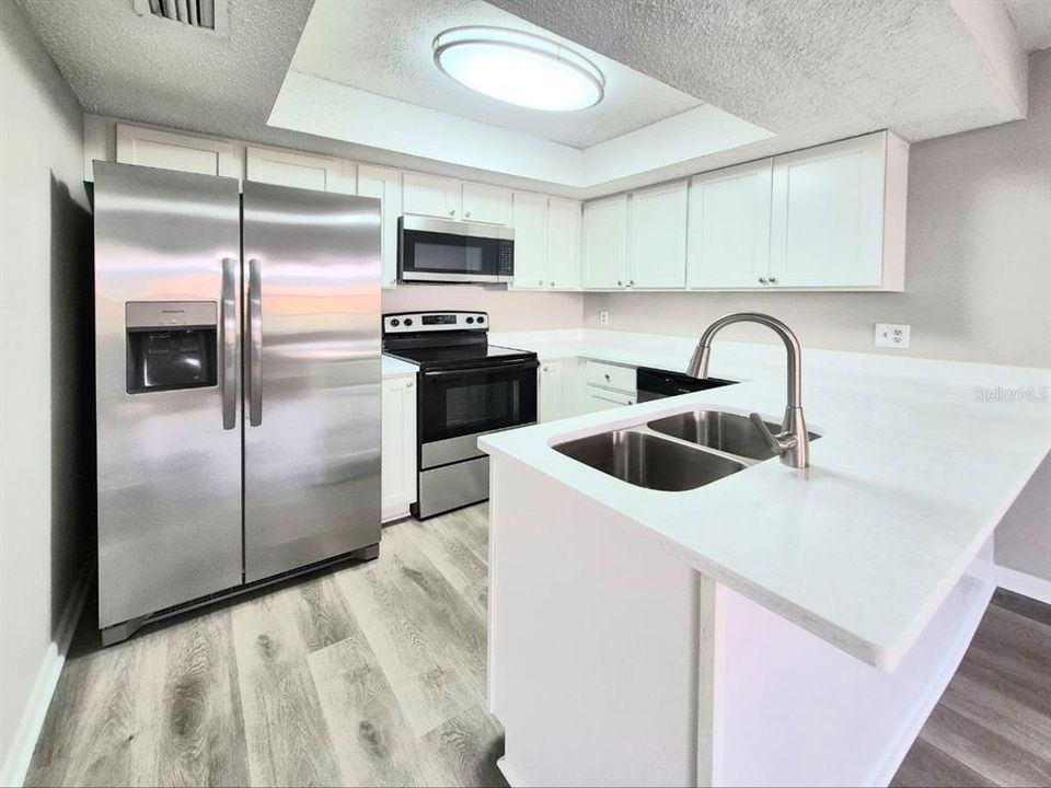 For Rent: $1,600 (2 beds, 2 baths, 937 Square Feet)
