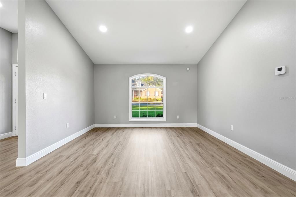 For Sale: $525,000 (4 beds, 3 baths, 2692 Square Feet)