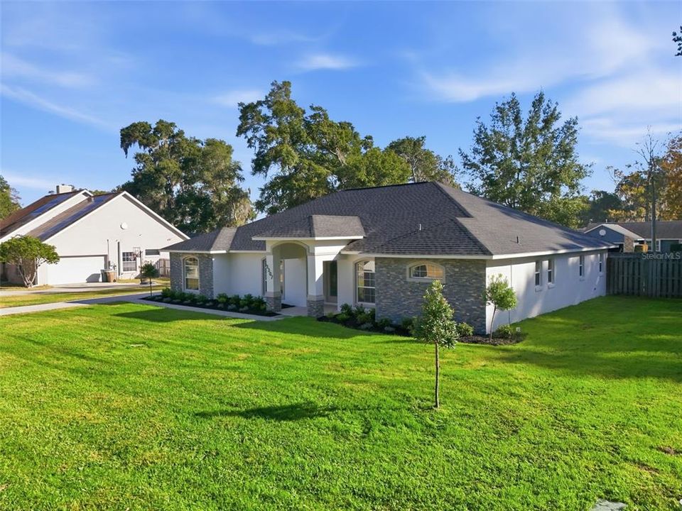 For Sale: $525,000 (4 beds, 3 baths, 2692 Square Feet)