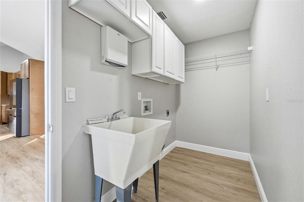 For Sale: $525,000 (4 beds, 3 baths, 2692 Square Feet)