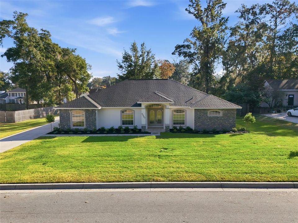 For Sale: $525,000 (4 beds, 3 baths, 2692 Square Feet)