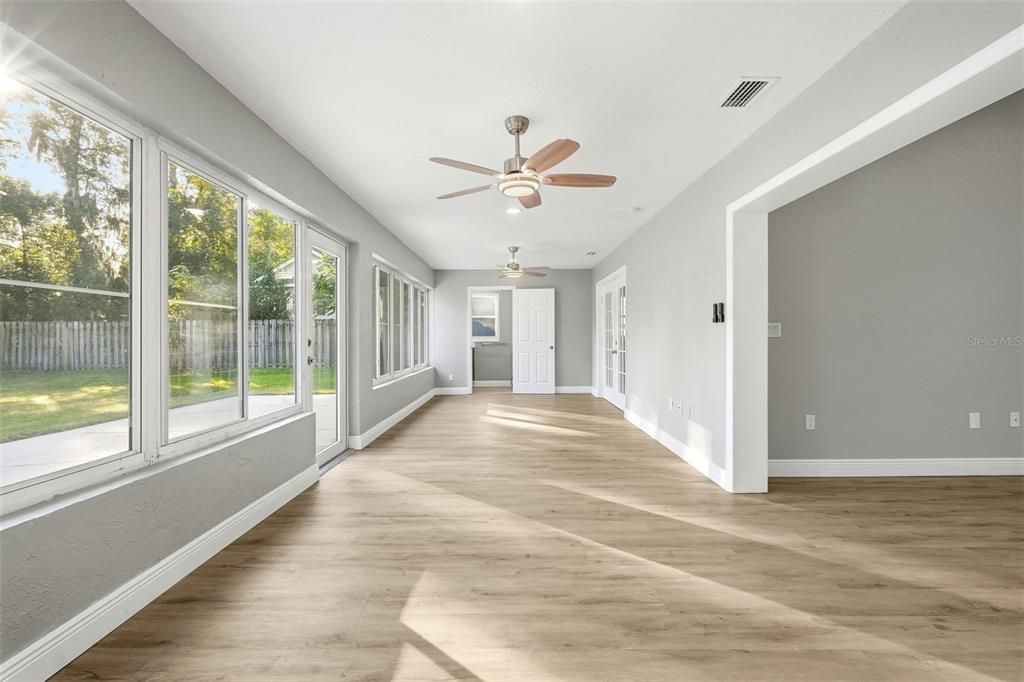 For Sale: $525,000 (4 beds, 3 baths, 2692 Square Feet)