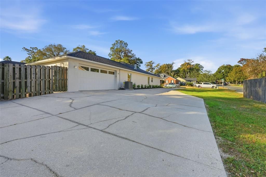 For Sale: $525,000 (4 beds, 3 baths, 2692 Square Feet)