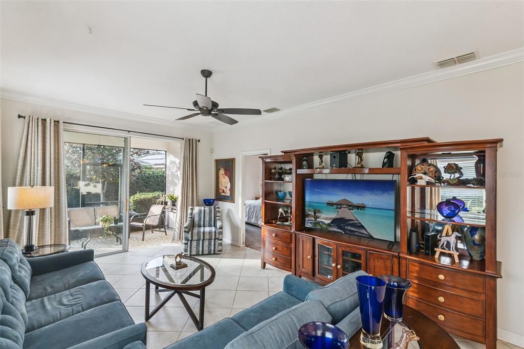 For Sale: $335,000 (2 beds, 2 baths, 1503 Square Feet)