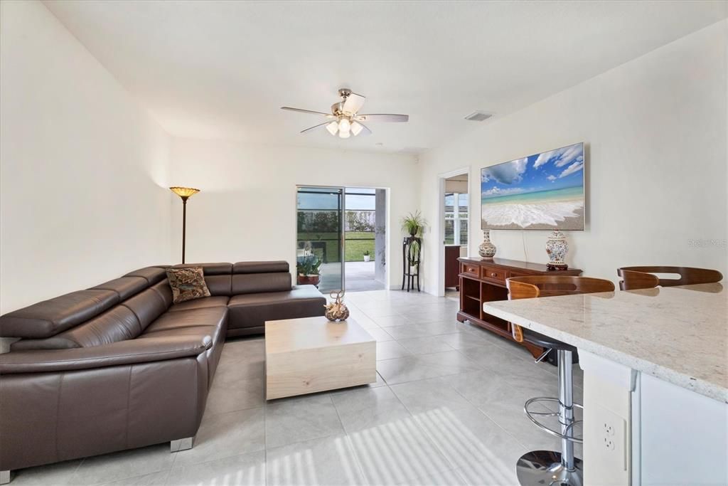 待售: $425,000 (3 贝兹, 2 浴室, 1561 平方英尺)