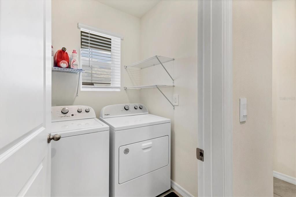 待售: $425,000 (3 贝兹, 2 浴室, 1561 平方英尺)