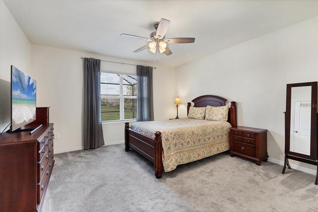 待售: $425,000 (3 贝兹, 2 浴室, 1561 平方英尺)