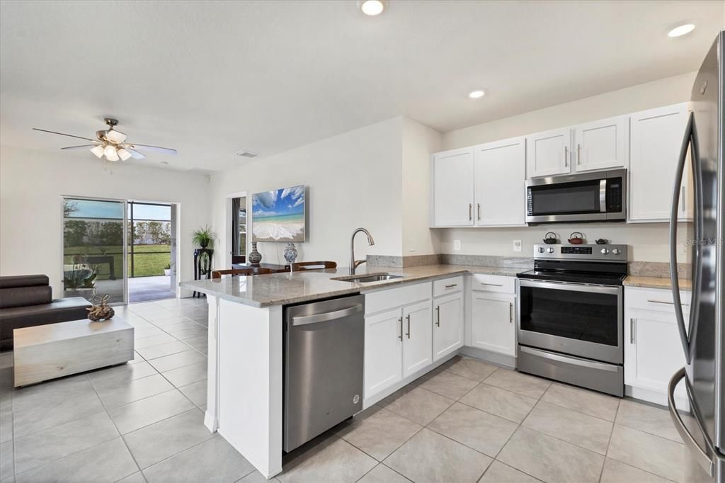 待售: $425,000 (3 贝兹, 2 浴室, 1561 平方英尺)