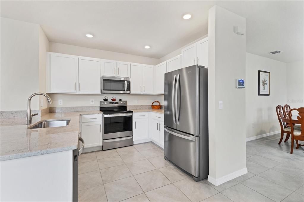 待售: $425,000 (3 贝兹, 2 浴室, 1561 平方英尺)