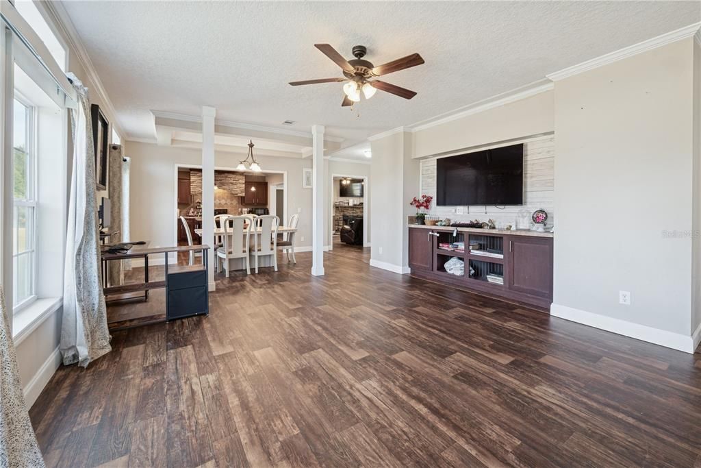 На продажу: $399,000 (4 спален, 2 ванн, 2280 Квадратных фут)