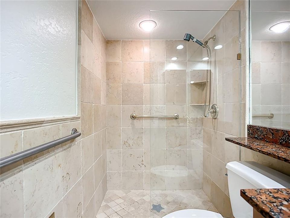 En Venta: $239,900 (2 camas, 2 baños, 1024 Pies cuadrados)