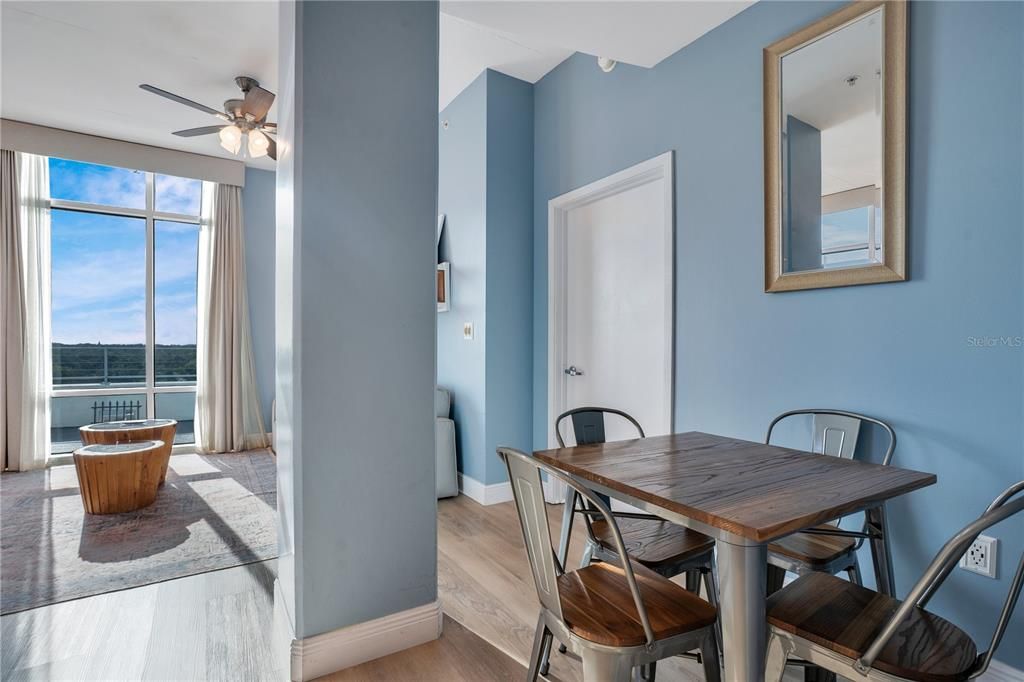 В аренду: $4,500 (2 спален, 2 ванн, 1537 Квадратных фут)