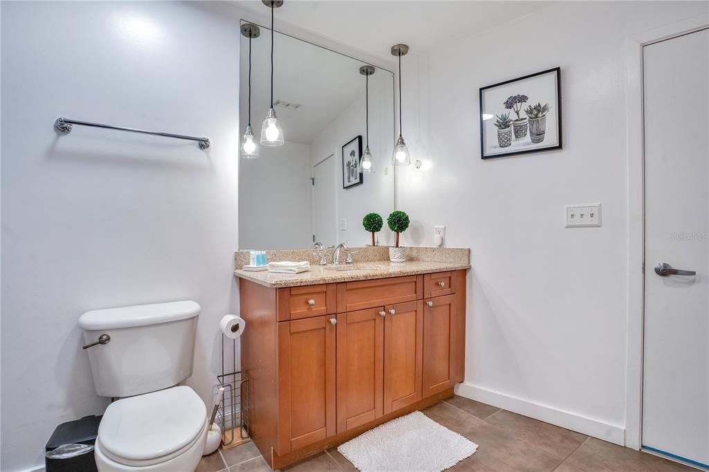 В аренду: $4,500 (2 спален, 2 ванн, 1537 Квадратных фут)