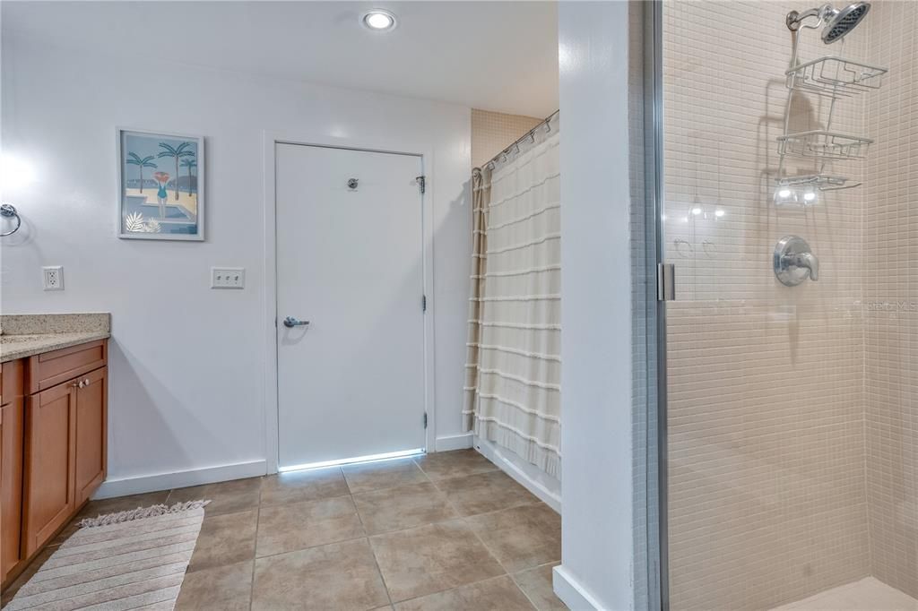 В аренду: $4,500 (2 спален, 2 ванн, 1537 Квадратных фут)