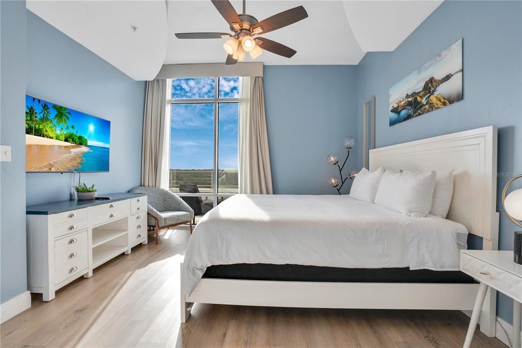 В аренду: $4,500 (2 спален, 2 ванн, 1537 Квадратных фут)