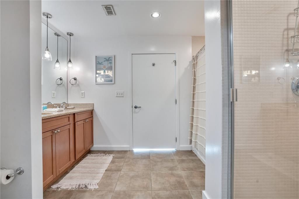 В аренду: $4,500 (2 спален, 2 ванн, 1537 Квадратных фут)