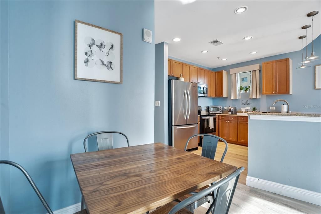 В аренду: $4,500 (2 спален, 2 ванн, 1537 Квадратных фут)