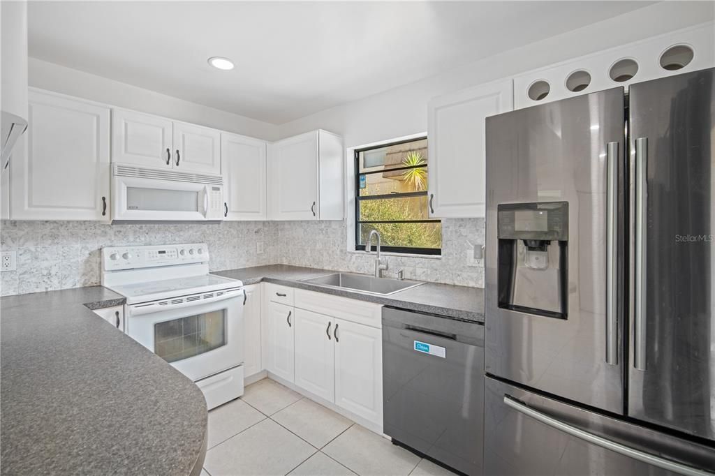 出租: $2,395 (3 贝兹, 2 浴室, 1474 平方英尺)