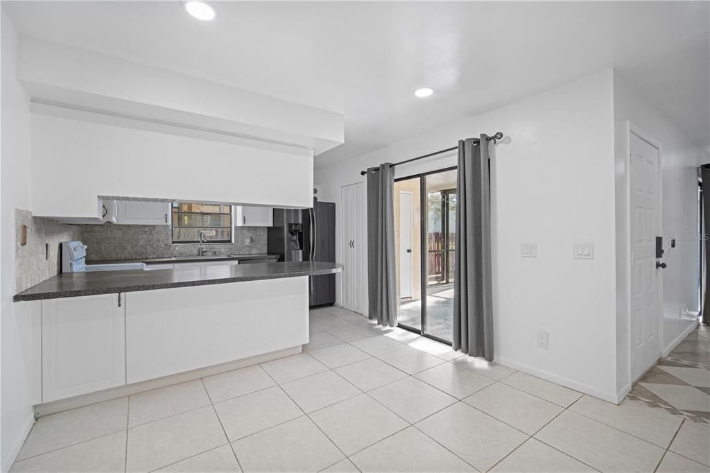 出租: $2,395 (3 贝兹, 2 浴室, 1474 平方英尺)