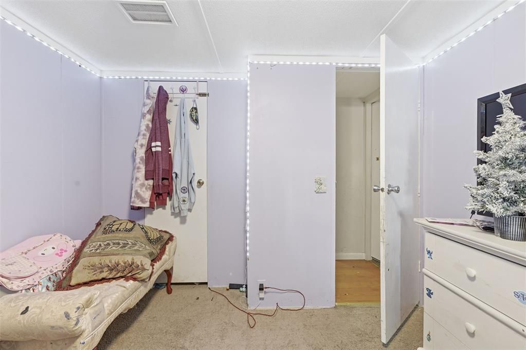 En Venta: $190,000 (4 camas, 2 baños, 1620 Pies cuadrados)