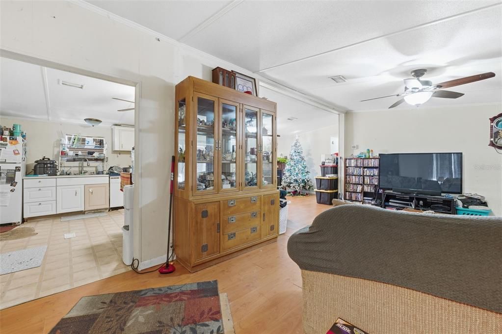 En Venta: $190,000 (4 camas, 2 baños, 1620 Pies cuadrados)