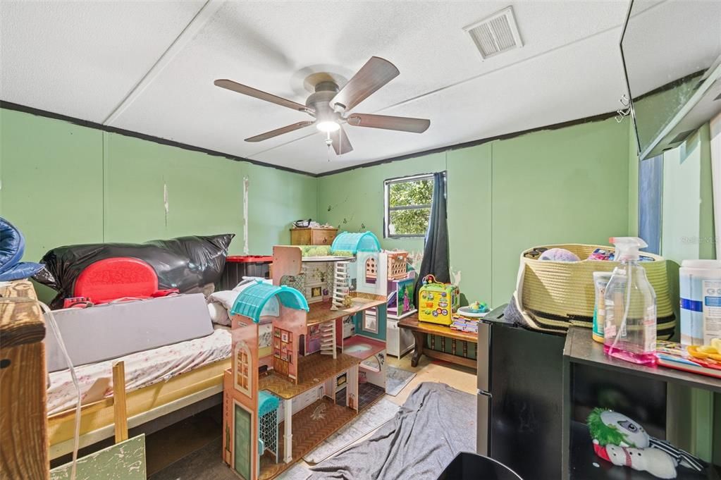 En Venta: $190,000 (4 camas, 2 baños, 1620 Pies cuadrados)