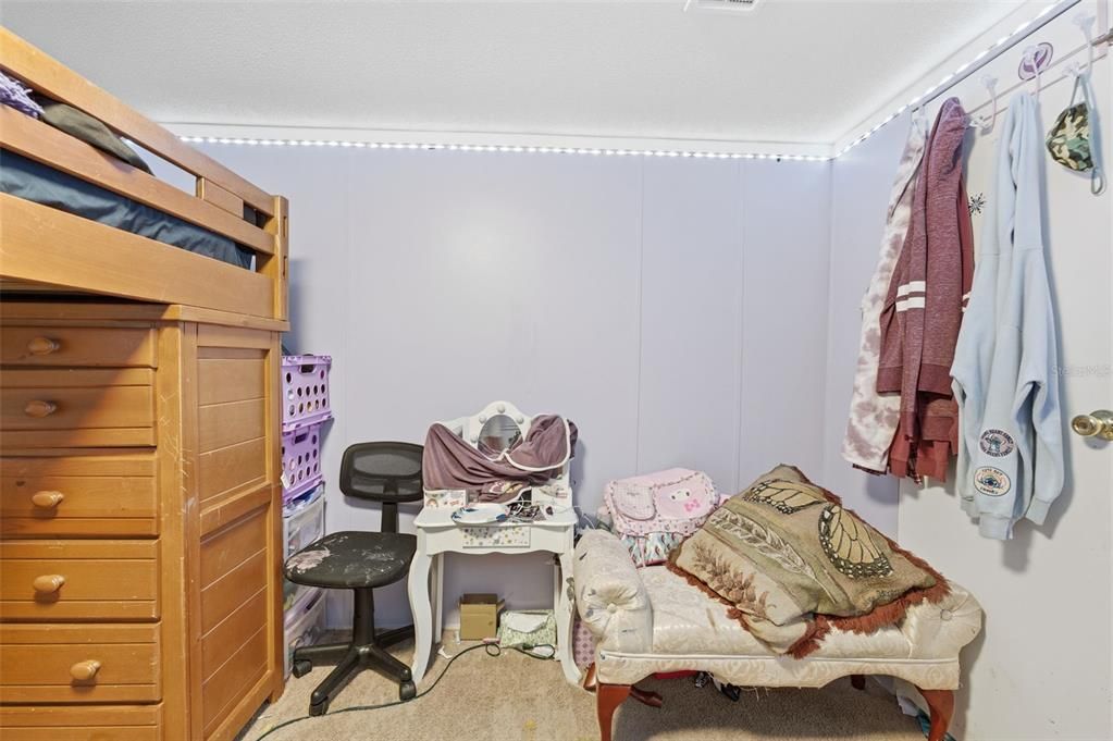 En Venta: $190,000 (4 camas, 2 baños, 1620 Pies cuadrados)