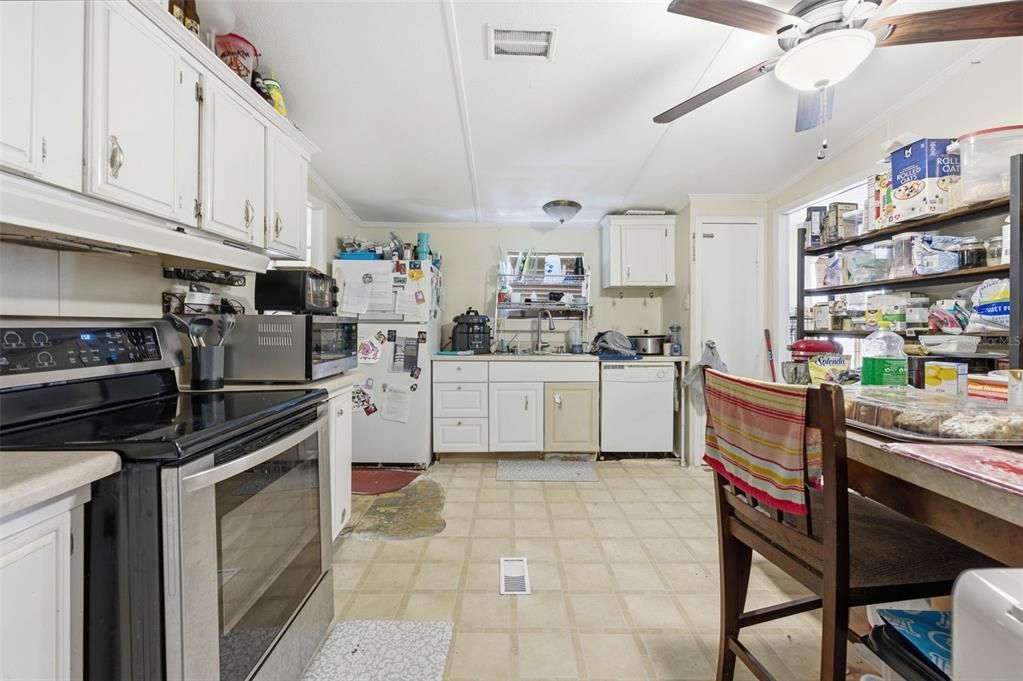 En Venta: $190,000 (4 camas, 2 baños, 1620 Pies cuadrados)