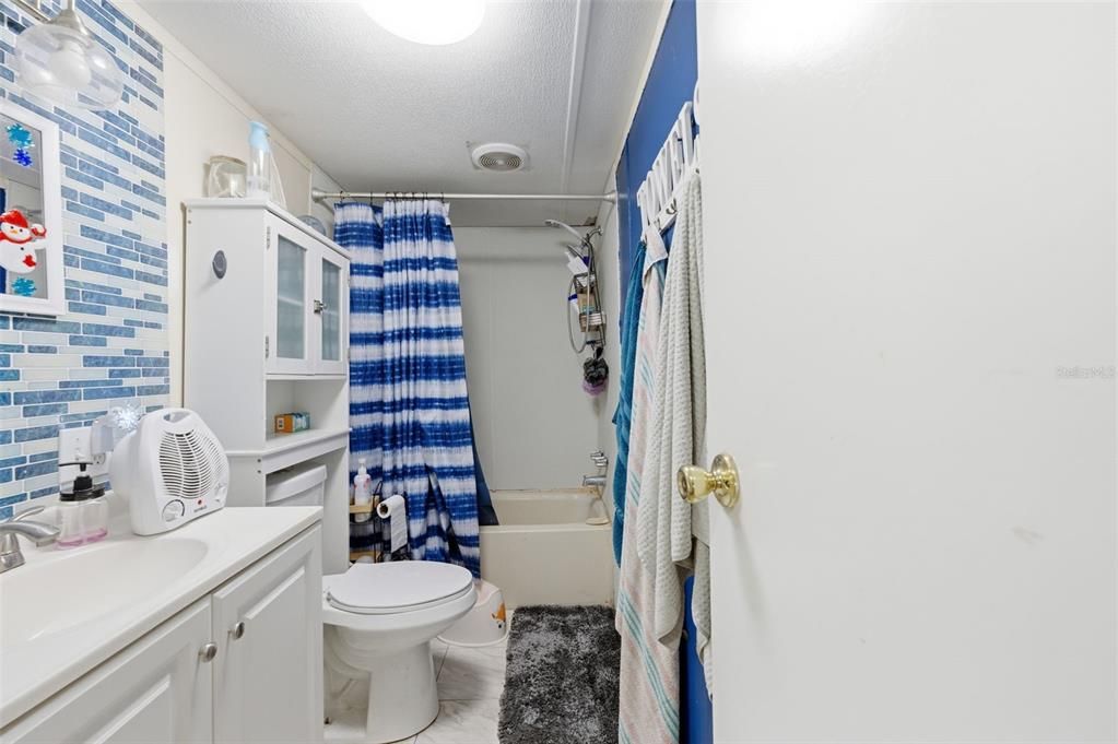 En Venta: $190,000 (4 camas, 2 baños, 1620 Pies cuadrados)