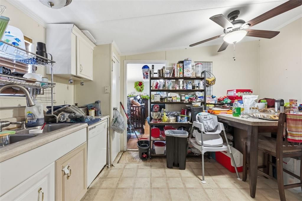 En Venta: $190,000 (4 camas, 2 baños, 1620 Pies cuadrados)