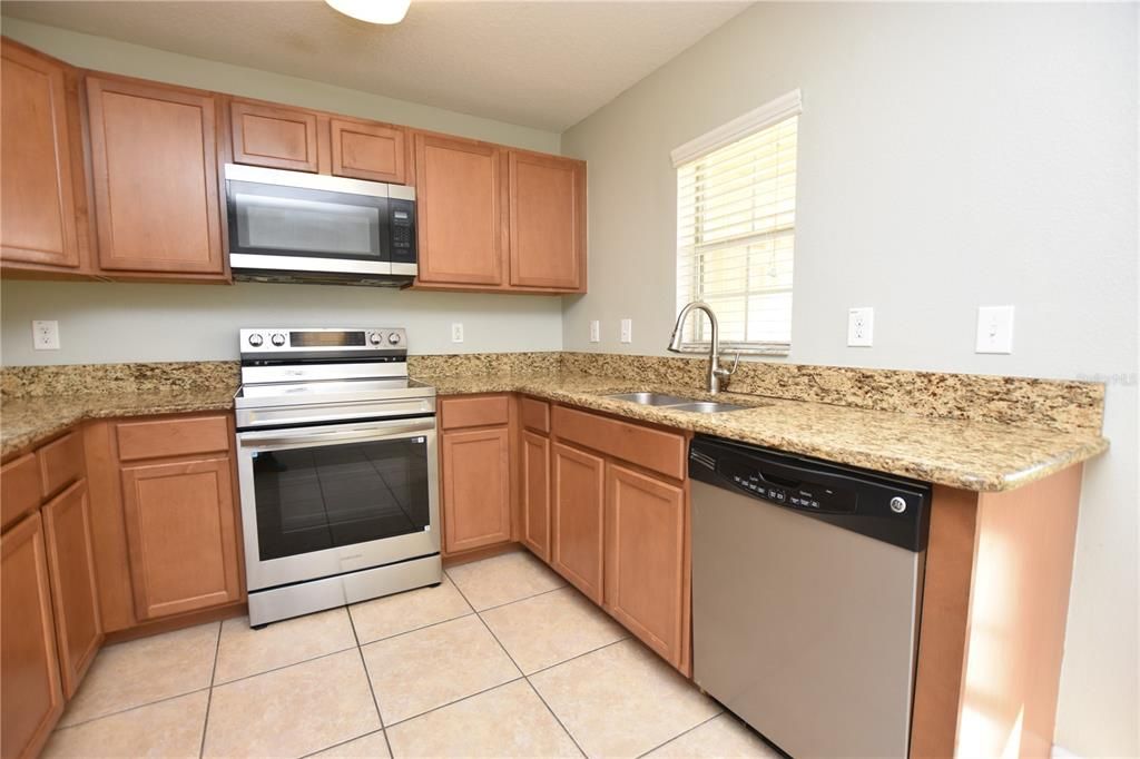 出租: $1,650 (2 贝兹, 2 浴室, 1496 平方英尺)