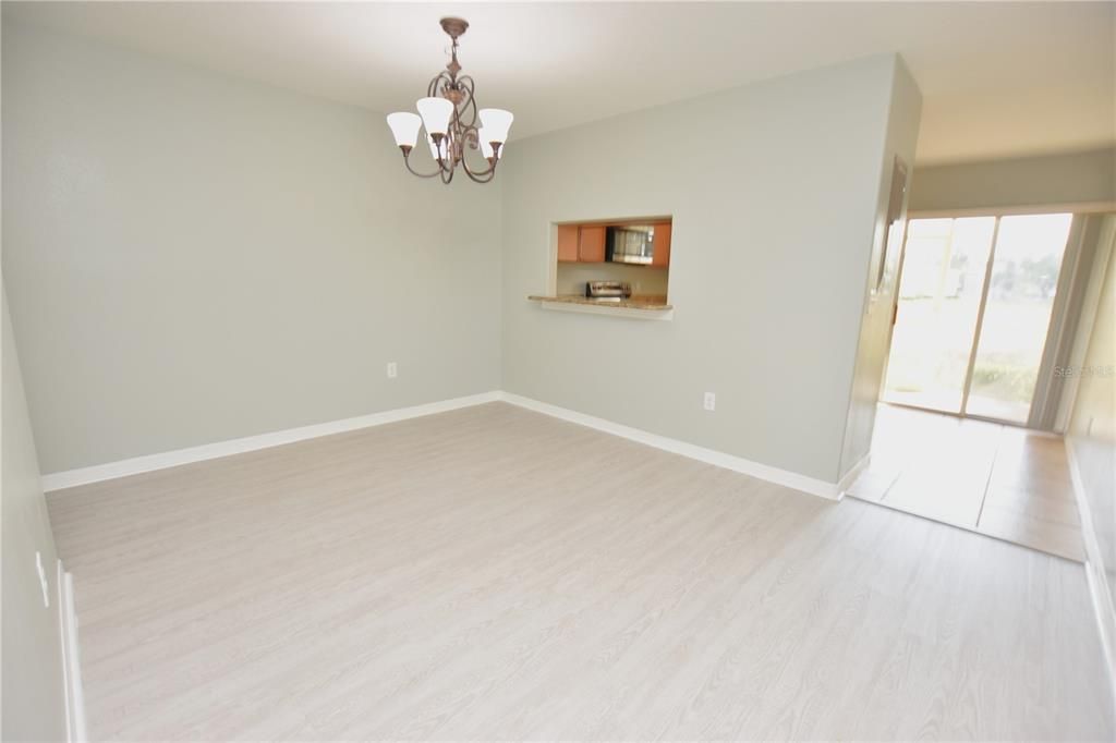 出租: $1,650 (2 贝兹, 2 浴室, 1496 平方英尺)