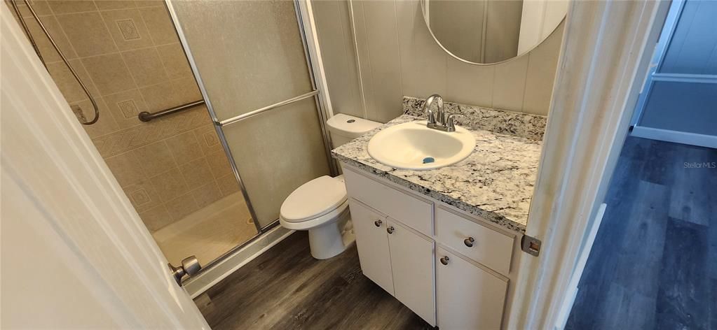 待售: $120,000 (2 贝兹, 1 浴室, 736 平方英尺)