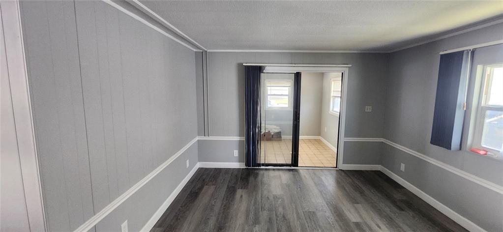 待售: $120,000 (2 贝兹, 1 浴室, 736 平方英尺)