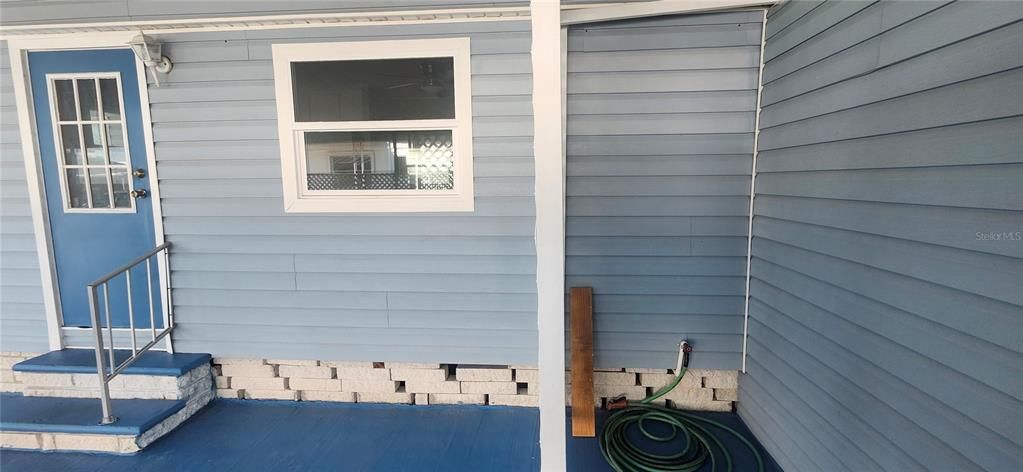 待售: $120,000 (2 贝兹, 1 浴室, 736 平方英尺)