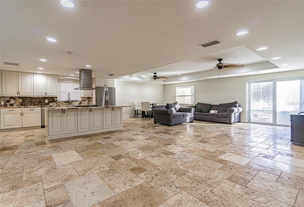 待售: $429,000 (4 贝兹, 3 浴室, 2043 平方英尺)